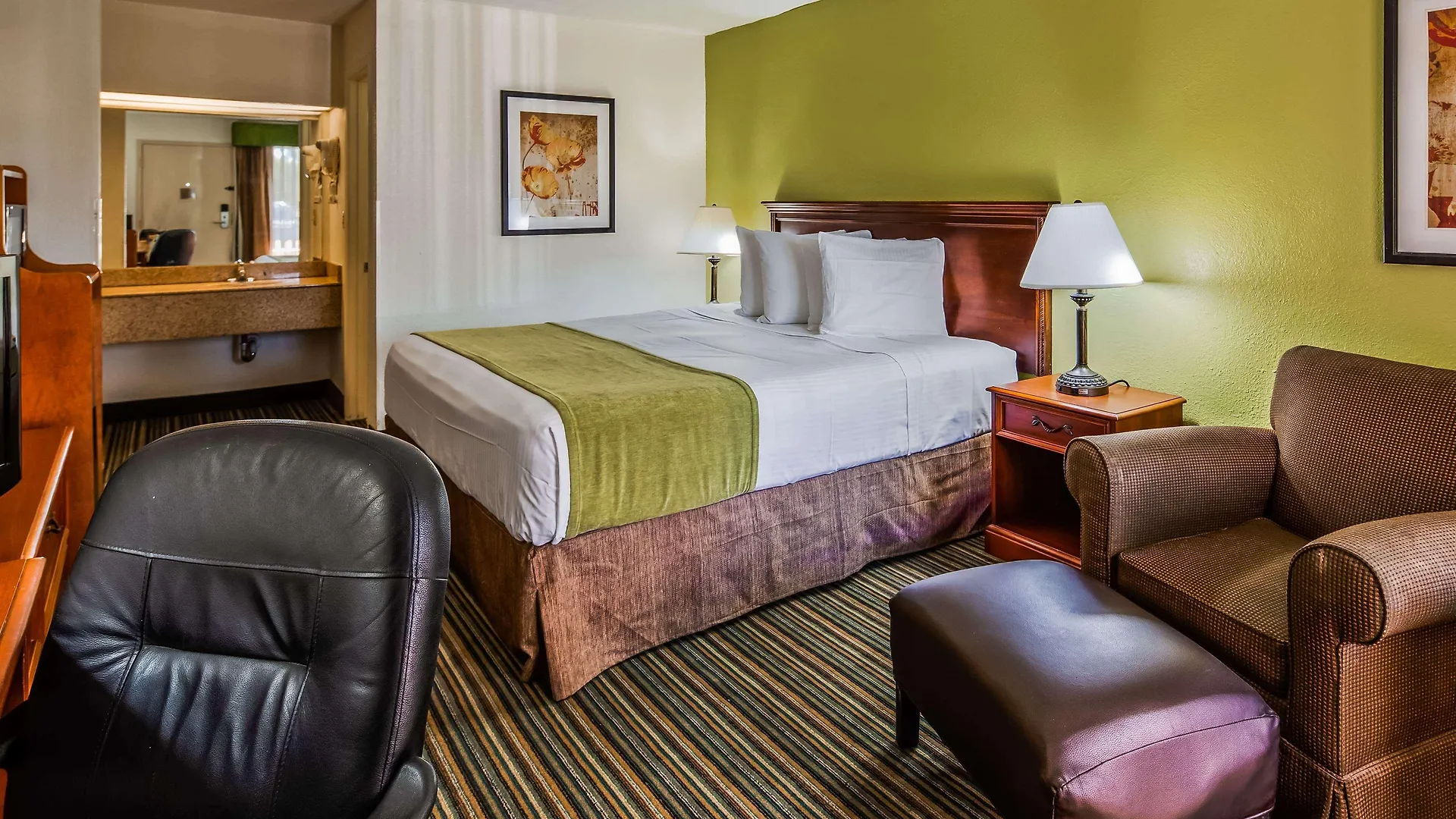 Ramada By Wyndham Savannah Gateway Motel