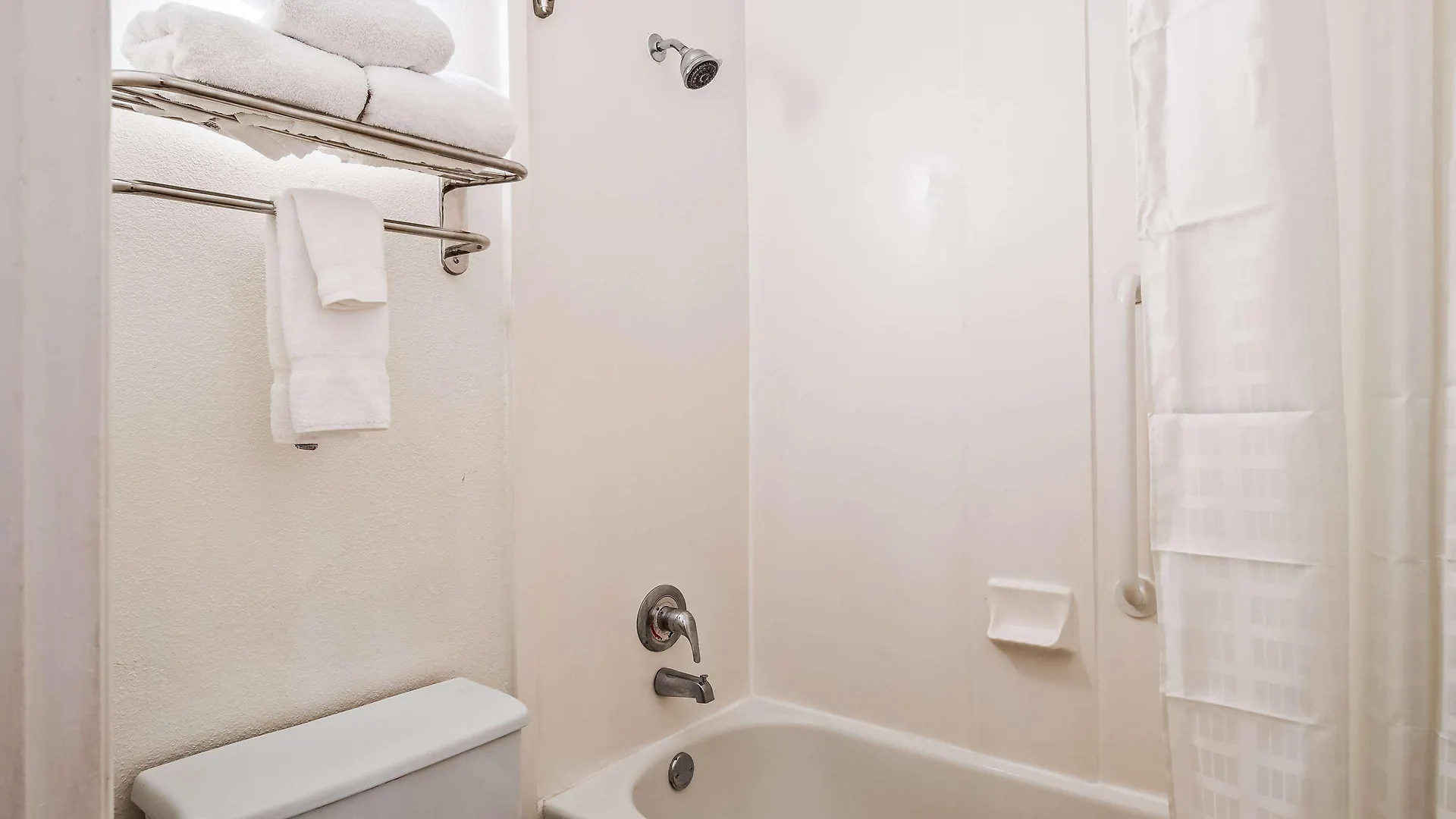 Ramada By Wyndham Savannah Gateway