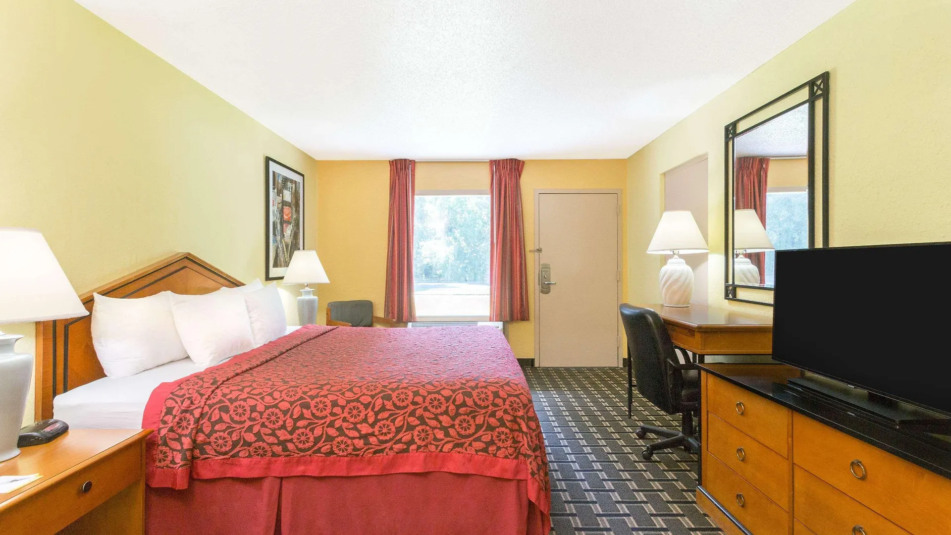 Days By Wyndham Airport