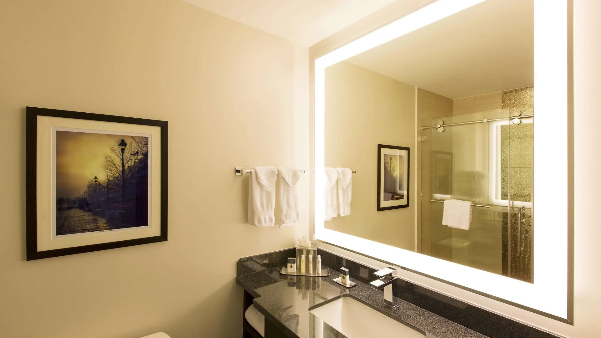 Hotel Doubletree By Hilton Historic Savannah