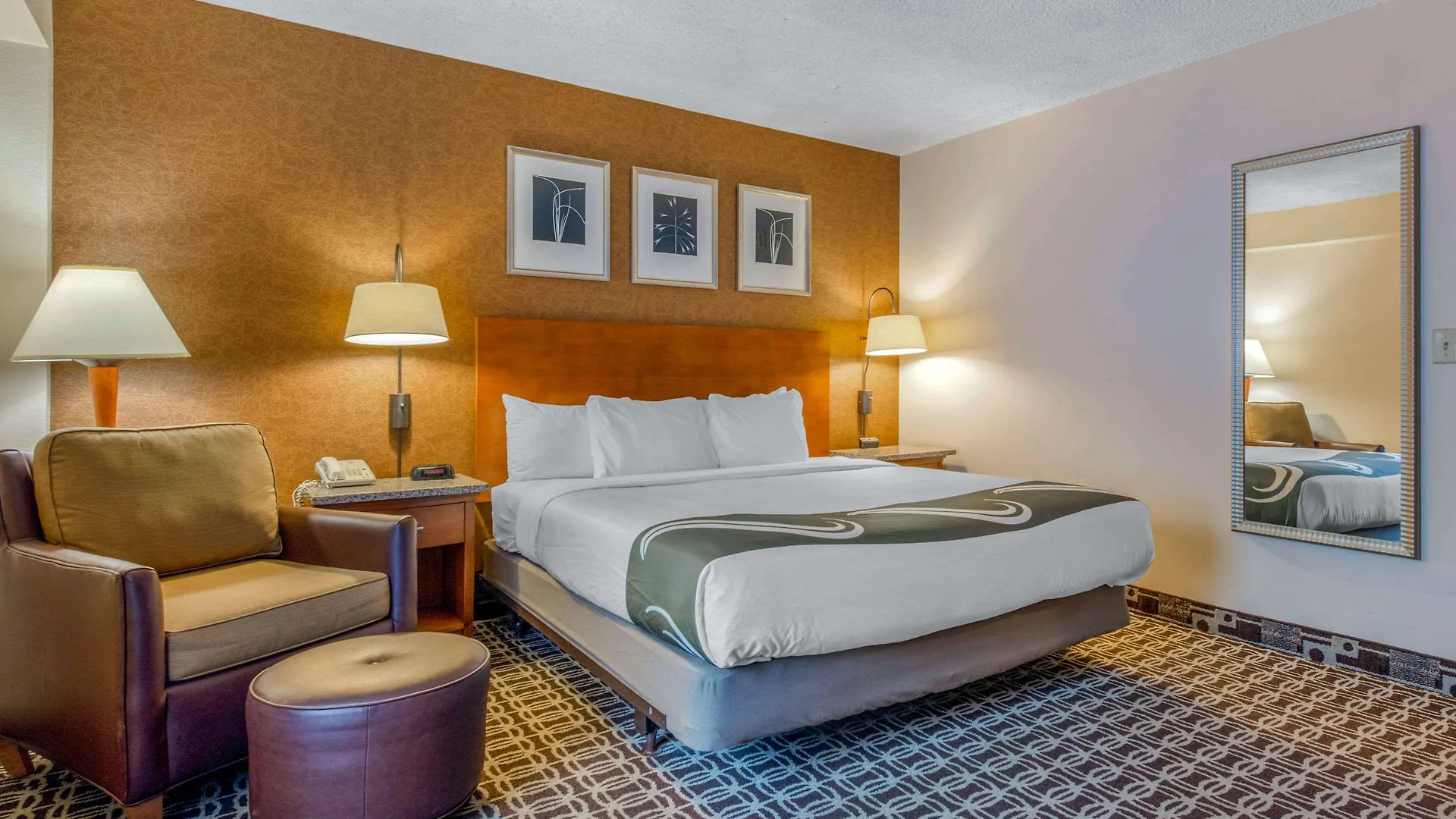 Inn Quality Historic District Savannah