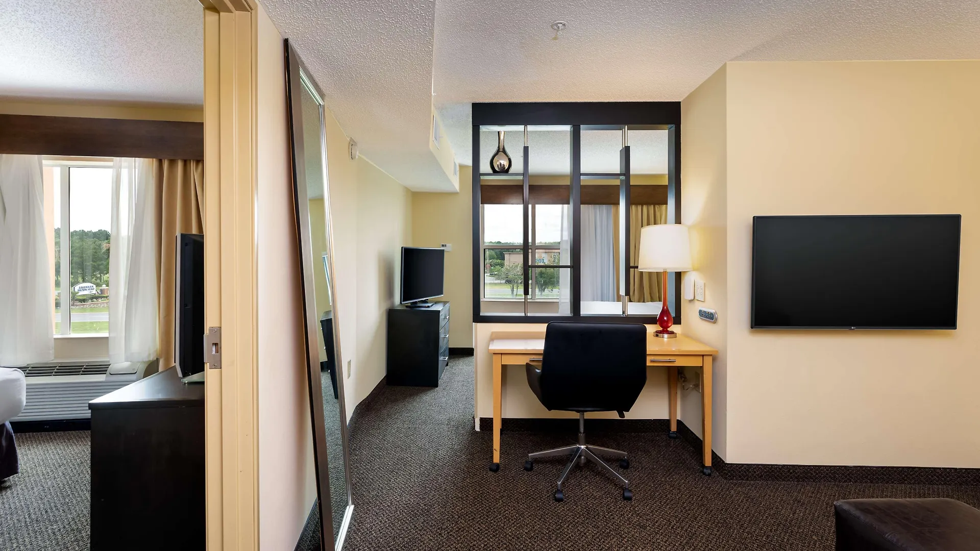 Doubletree By Hilton Airport 4*