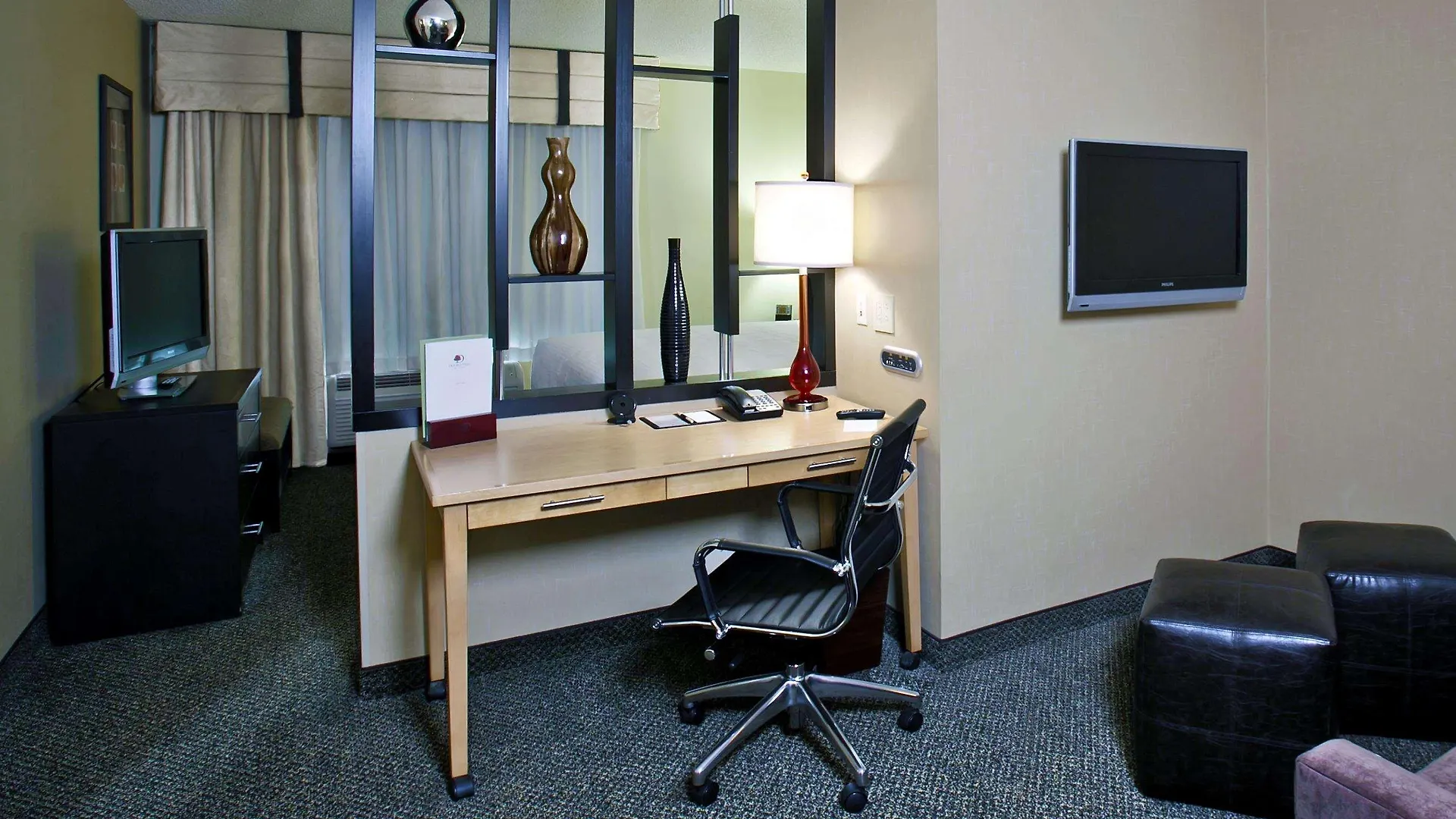 Doubletree By Hilton Airport Hotel 4*