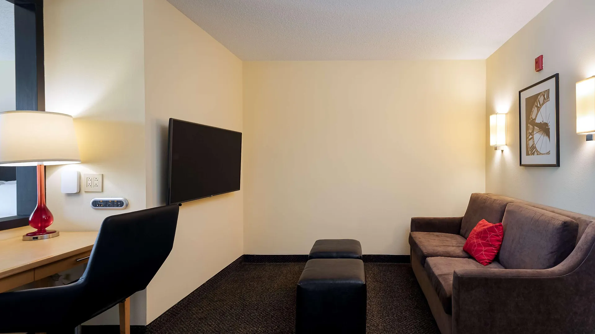 Doubletree By Hilton Airport