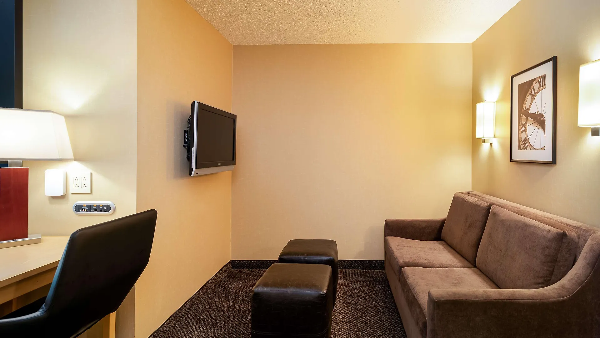 Hotel Doubletree By Hilton Airport 4*