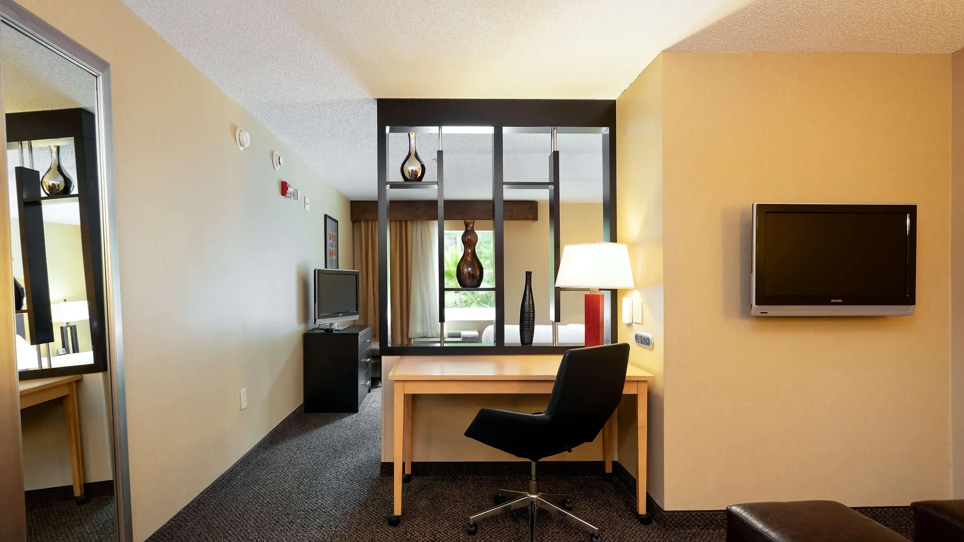 Doubletree By Hilton Airport Hotel