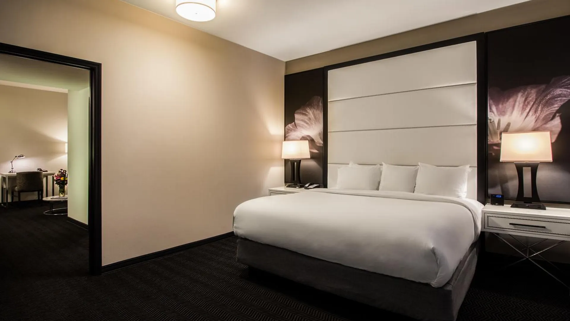 Tryp By Wyndham Savannah
