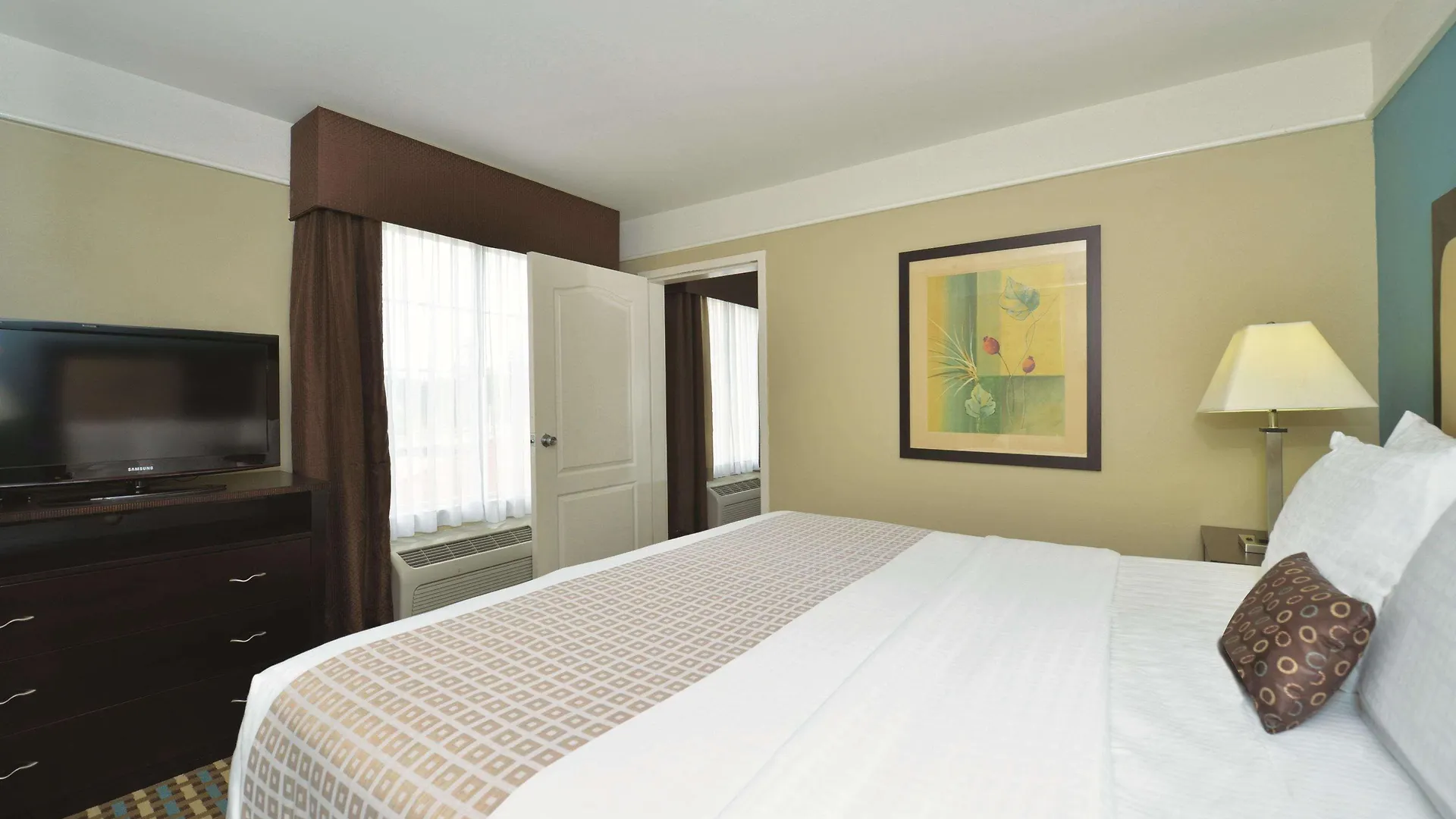 La Quinta By Wyndham Airport - Pooler Hotel