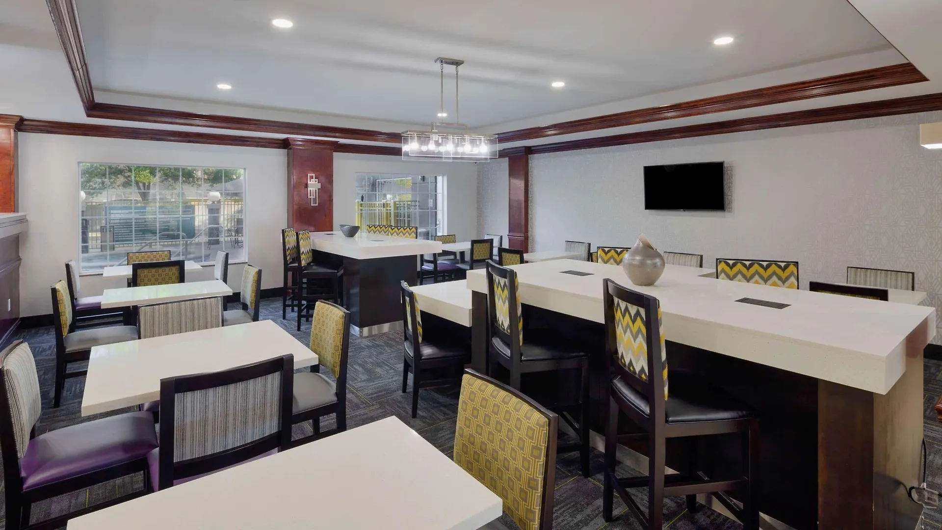 La Quinta By Wyndham Airport - Pooler Hotel