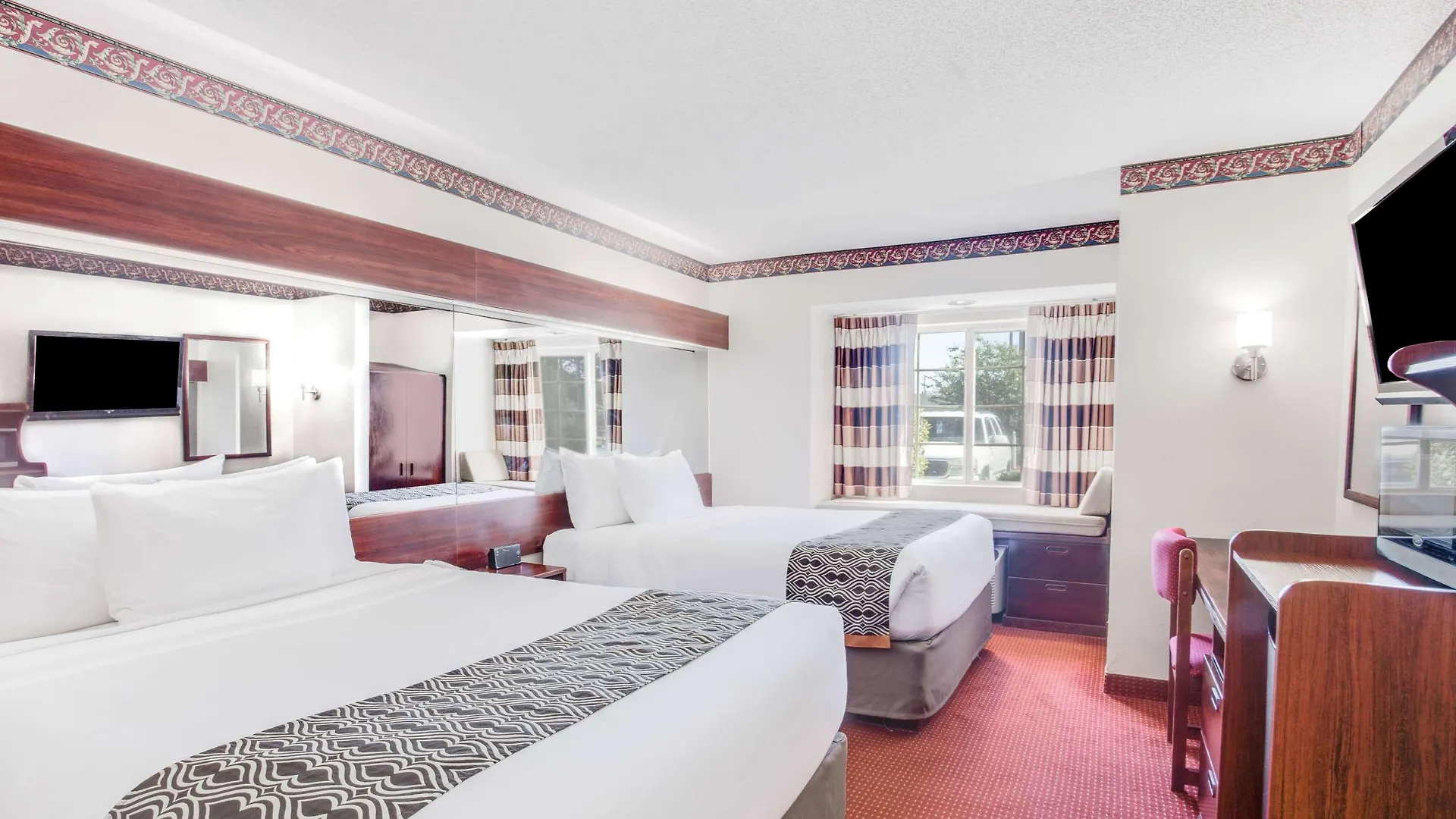 Hotel Microtel & By Wyndham Savannah/pooler 3*