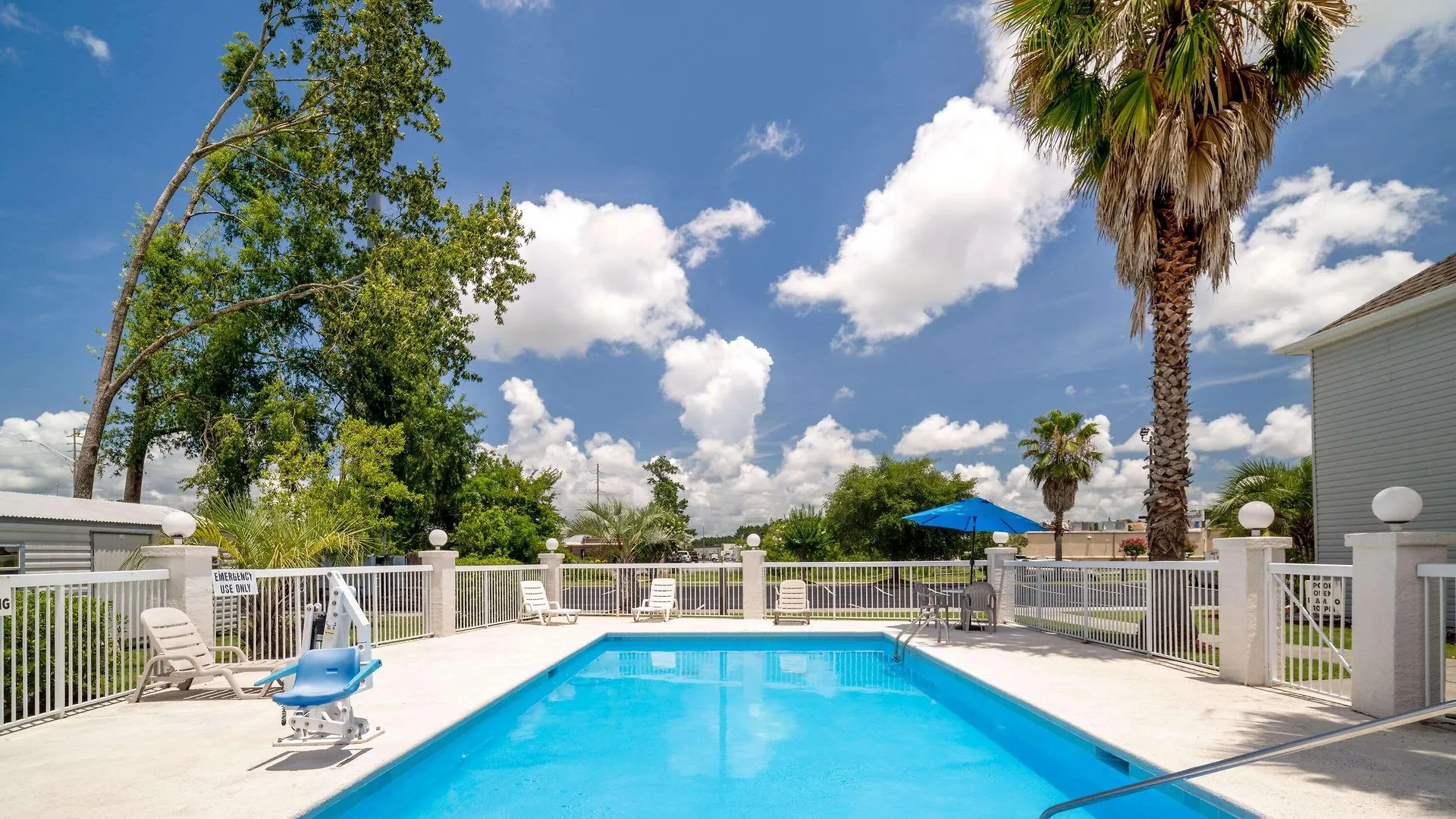 Microtel & By Wyndham Savannah/pooler Hotel