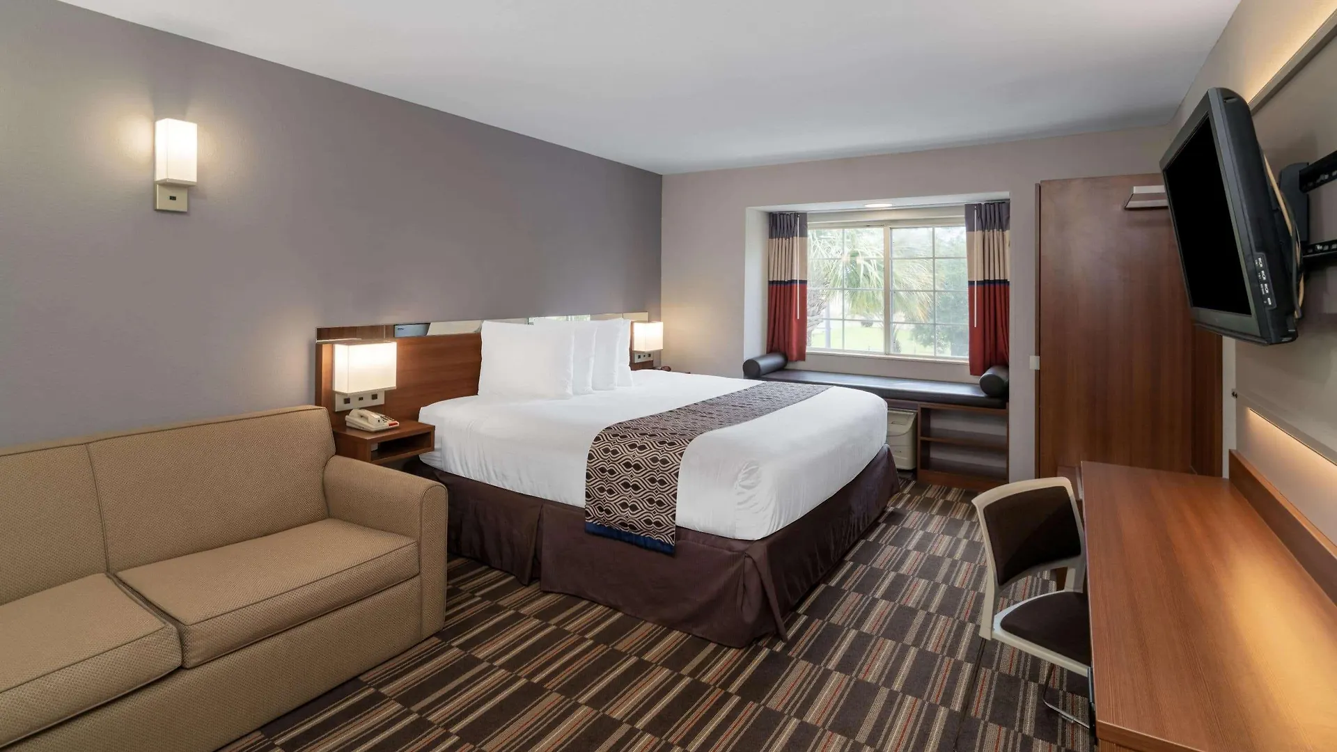 Microtel & By Wyndham Savannah/pooler
