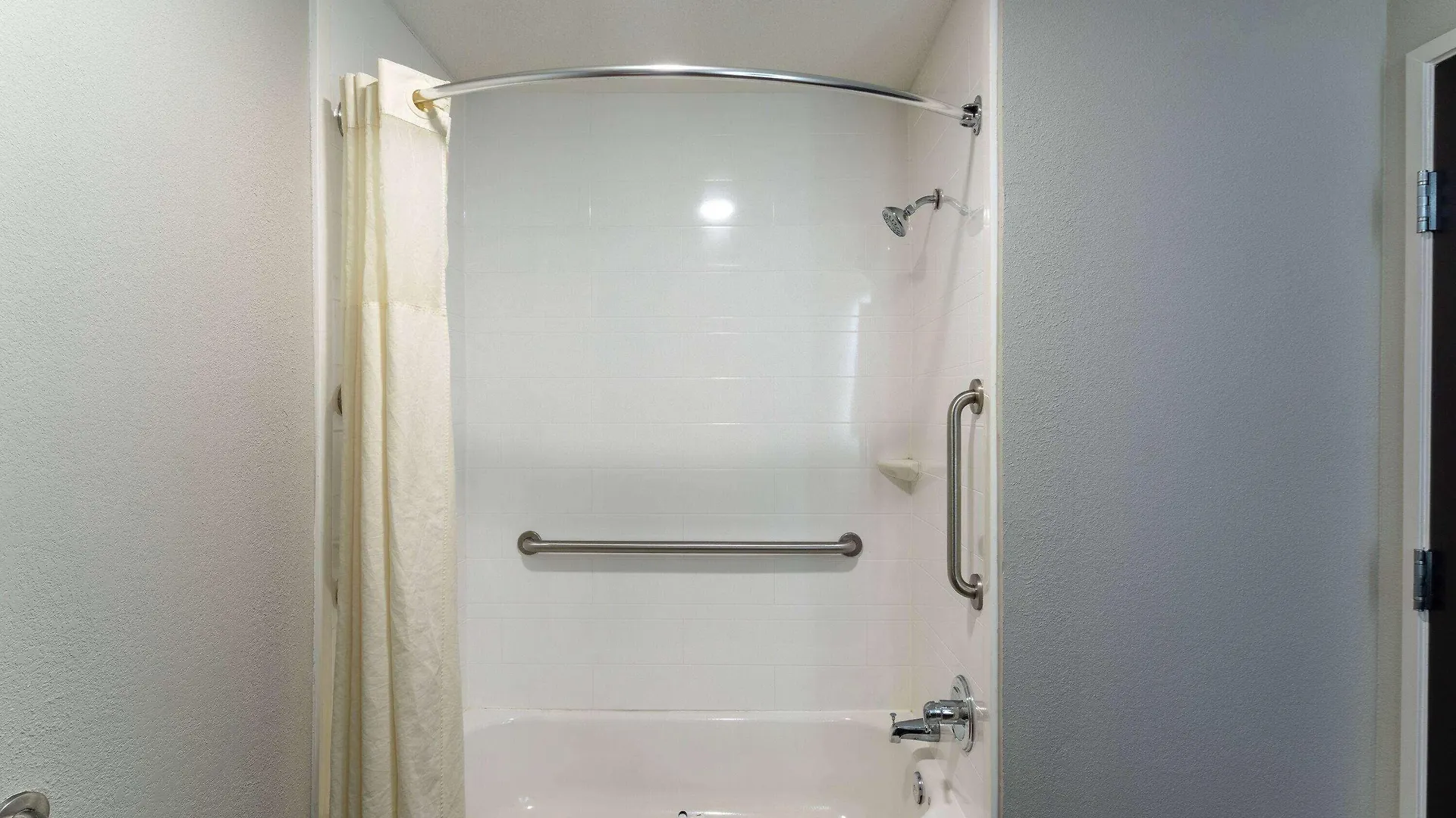 Microtel & By Wyndham Savannah/pooler Hotel 3*