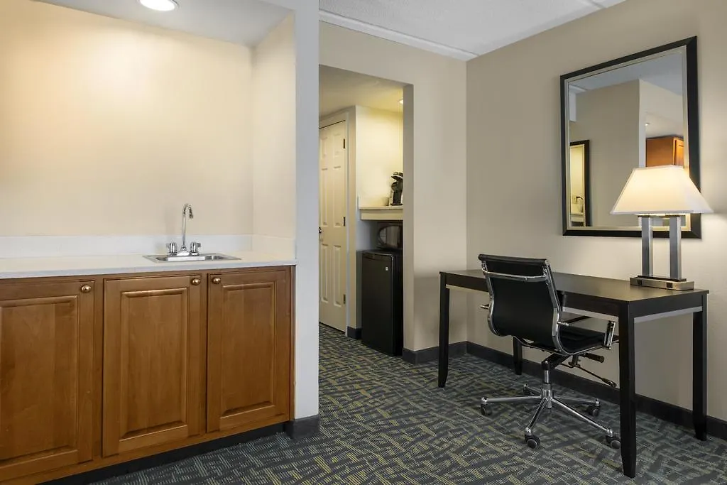 South - I-95 Gateway By Ihg Hotel 3*