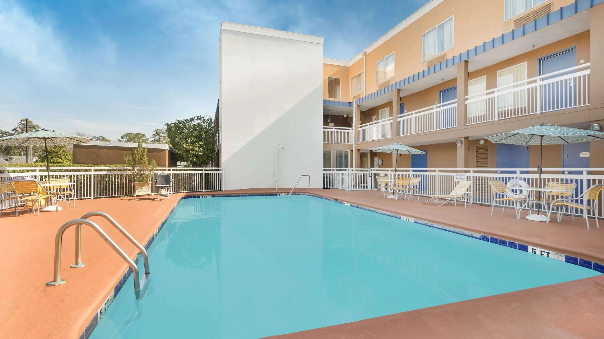 Baymont By Wyndham Midtown 3*
