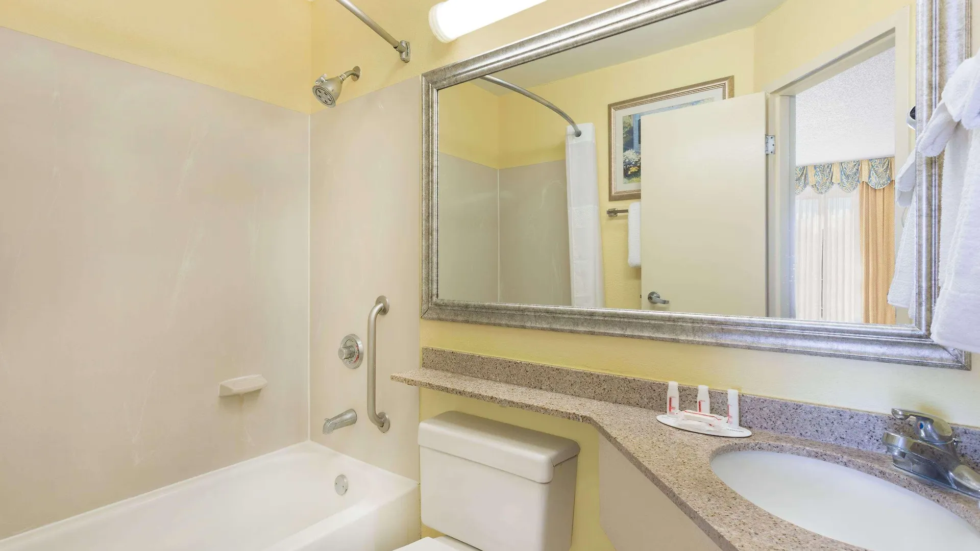 Baymont By Wyndham Midtown 3*