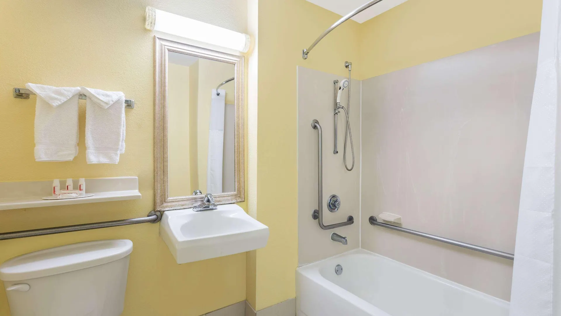 Baymont By Wyndham Midtown Hotel 3*
