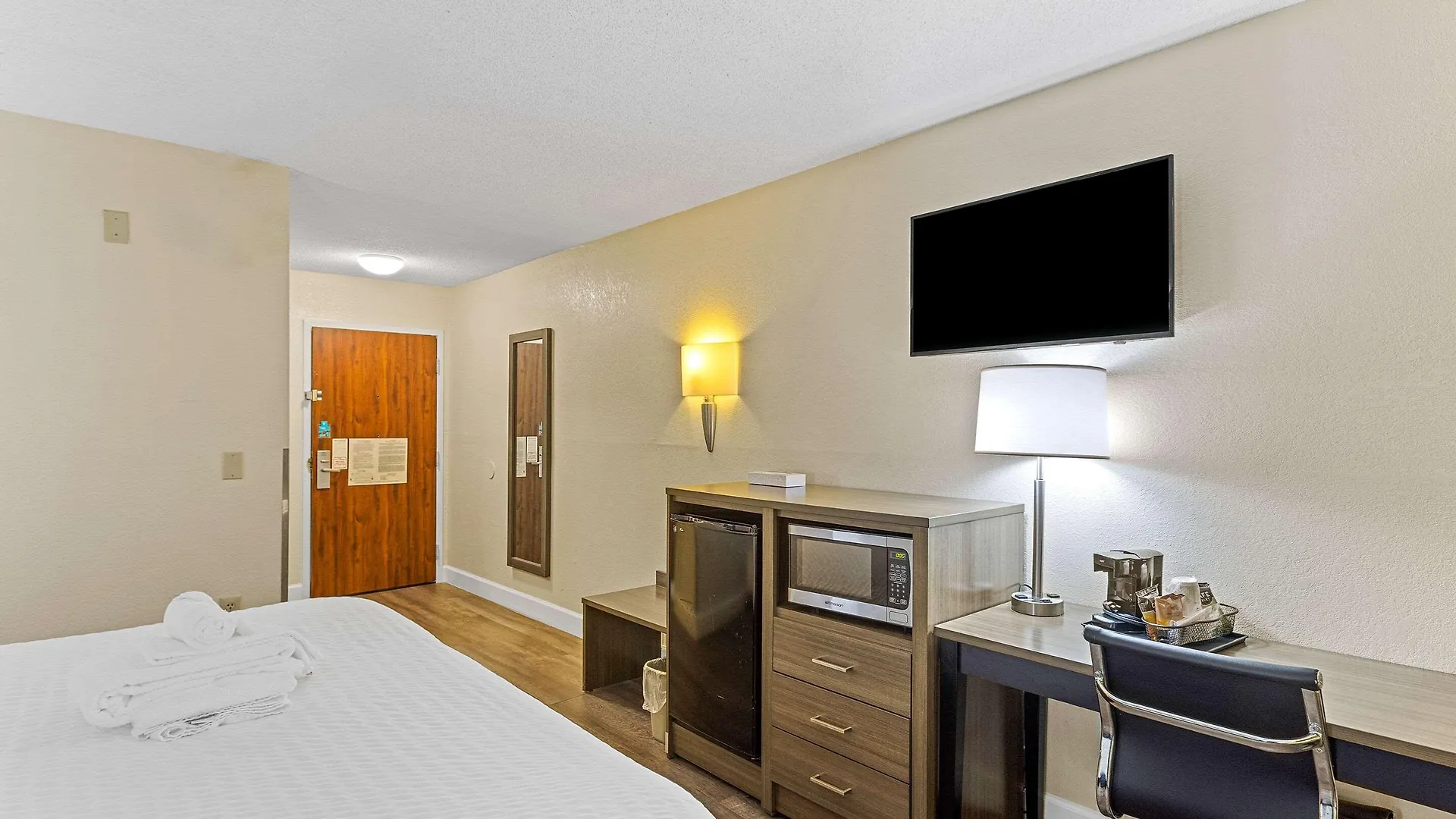 Clarion Pointe Gateway I-95 Hotel