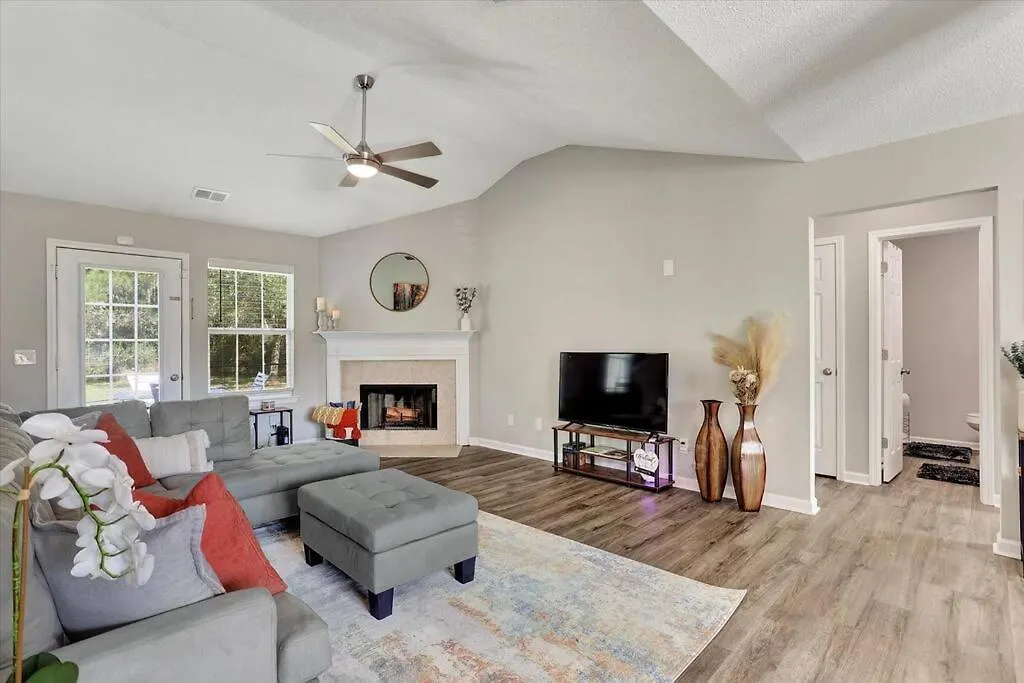 Modern And Comfortable For Your Next Stay! Holiday home *