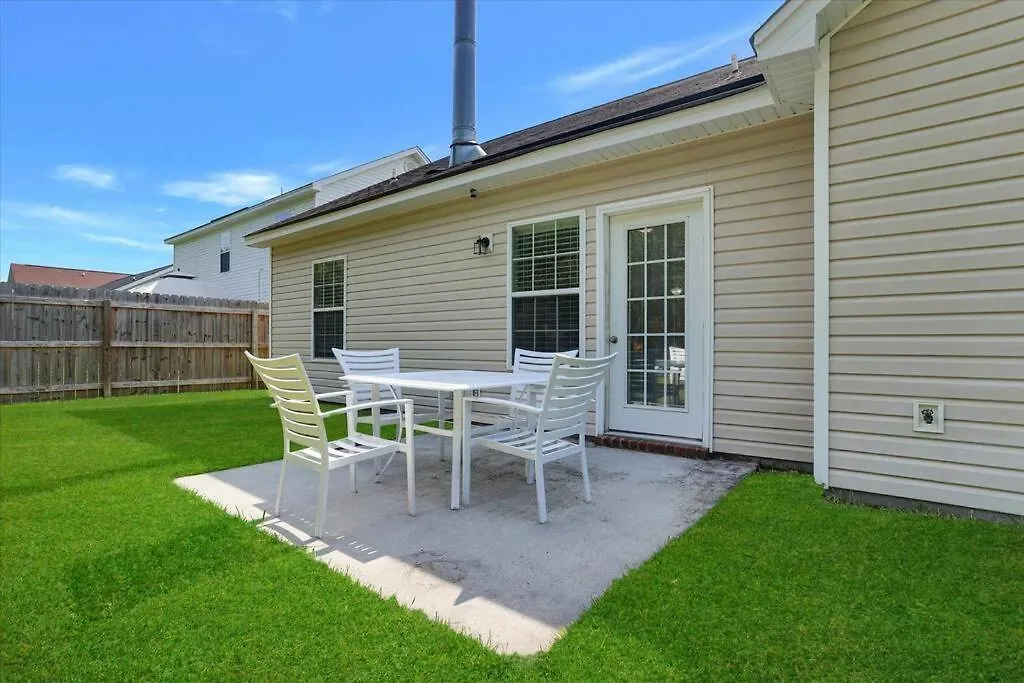 Modern And Comfortable For Your Next Stay! Holiday home Savannah