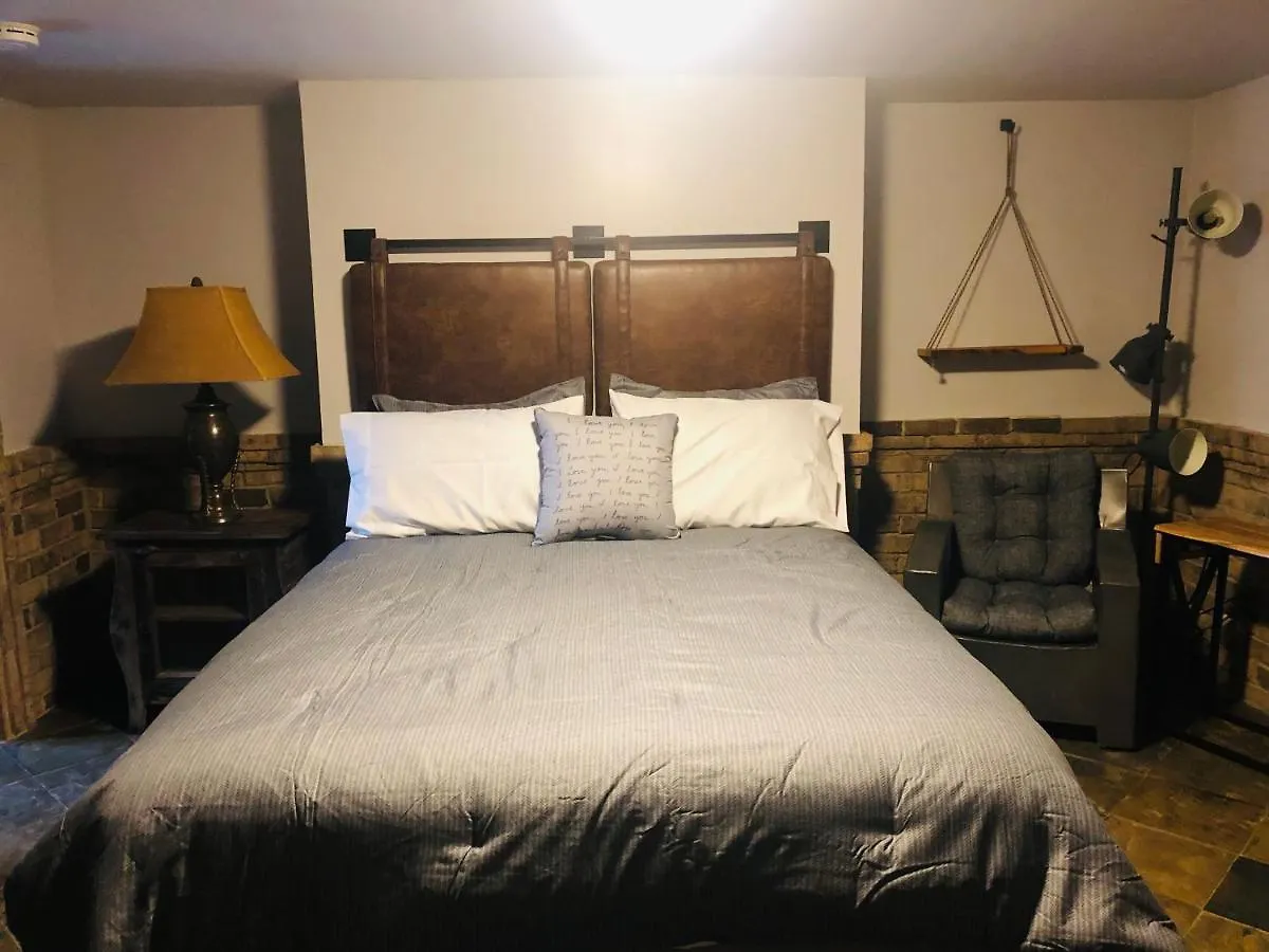 Holiday home Sojourn - Time Travelers Retreat 1853 Savannah