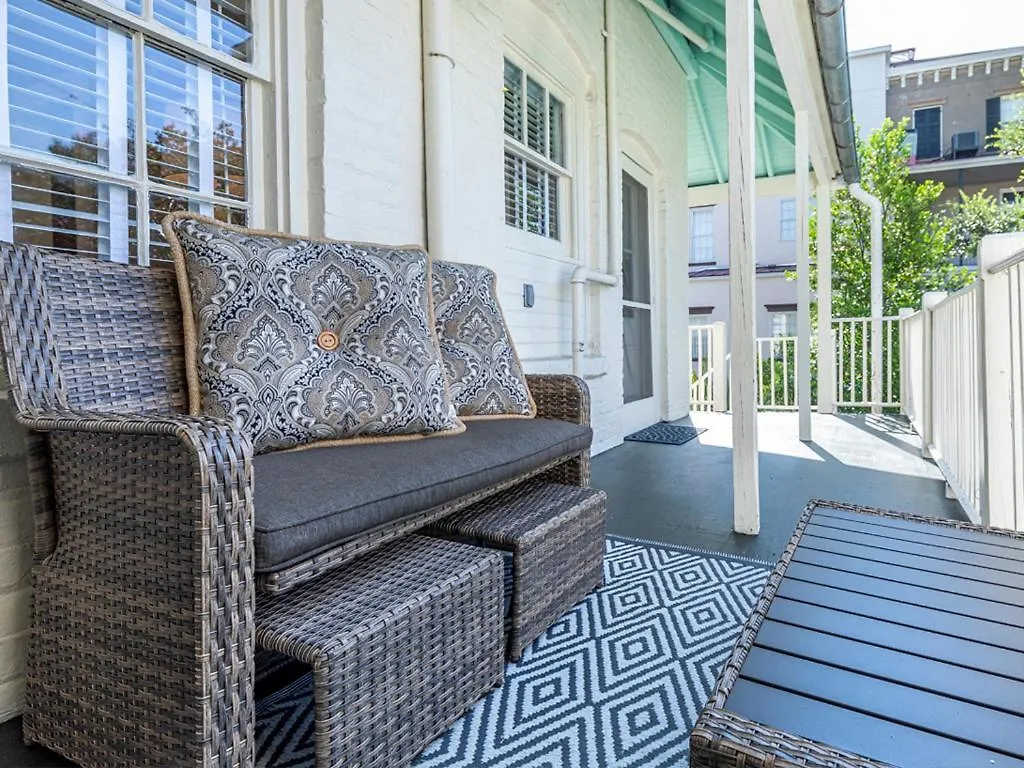 Whitaker By Design Holiday home Savannah