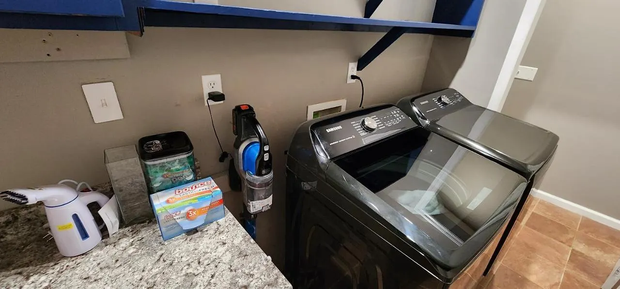 New! Wanna House, Modern, Great Location!
