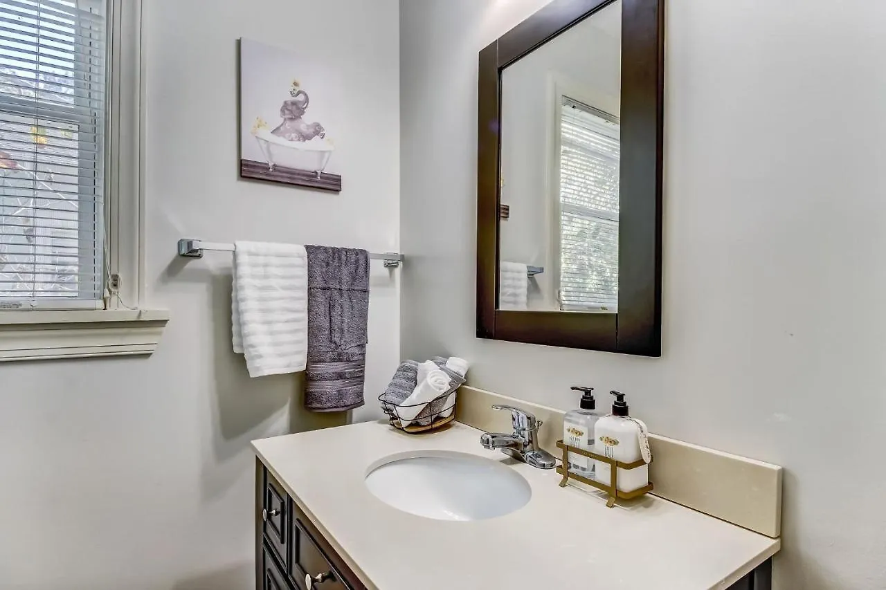 Modern Luxury 1 Mile From Forsyth Park Savannah