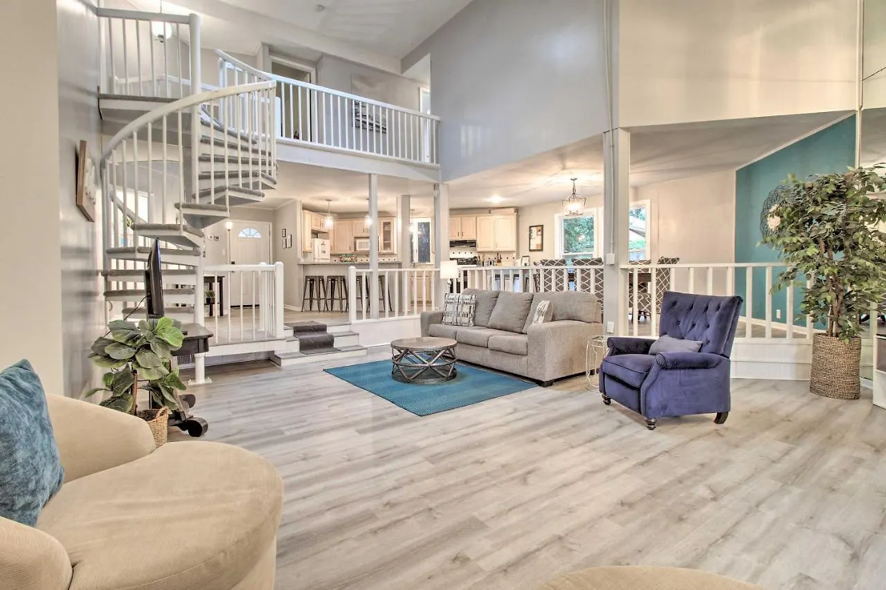 Holiday home Riverfront Getaway With Pool And Dock! Savannah