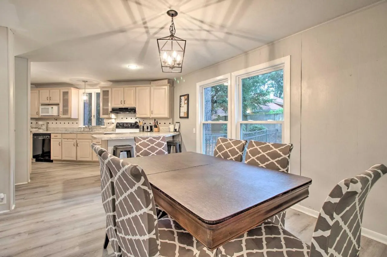 Holiday home Riverfront Getaway With Pool And Dock! *