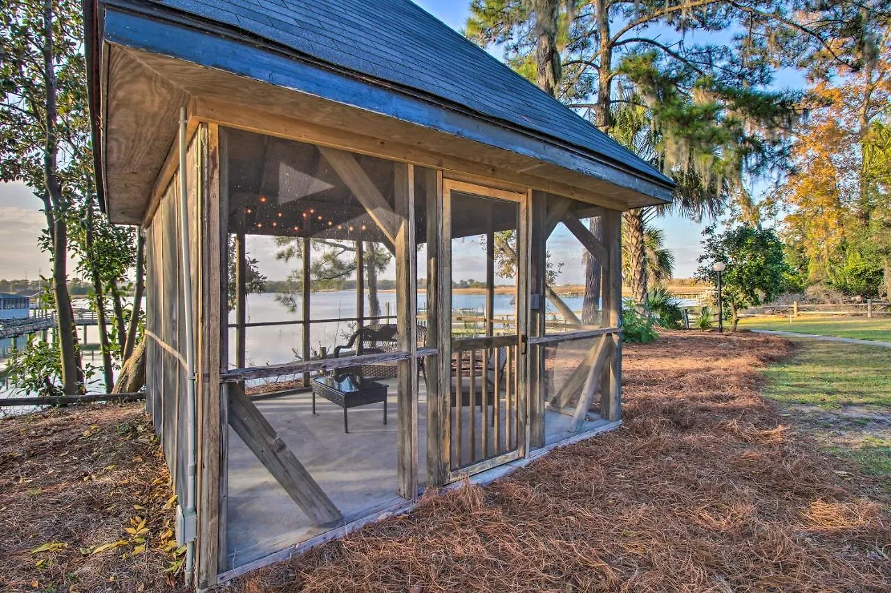 Riverfront Getaway With Pool And Dock! Savannah