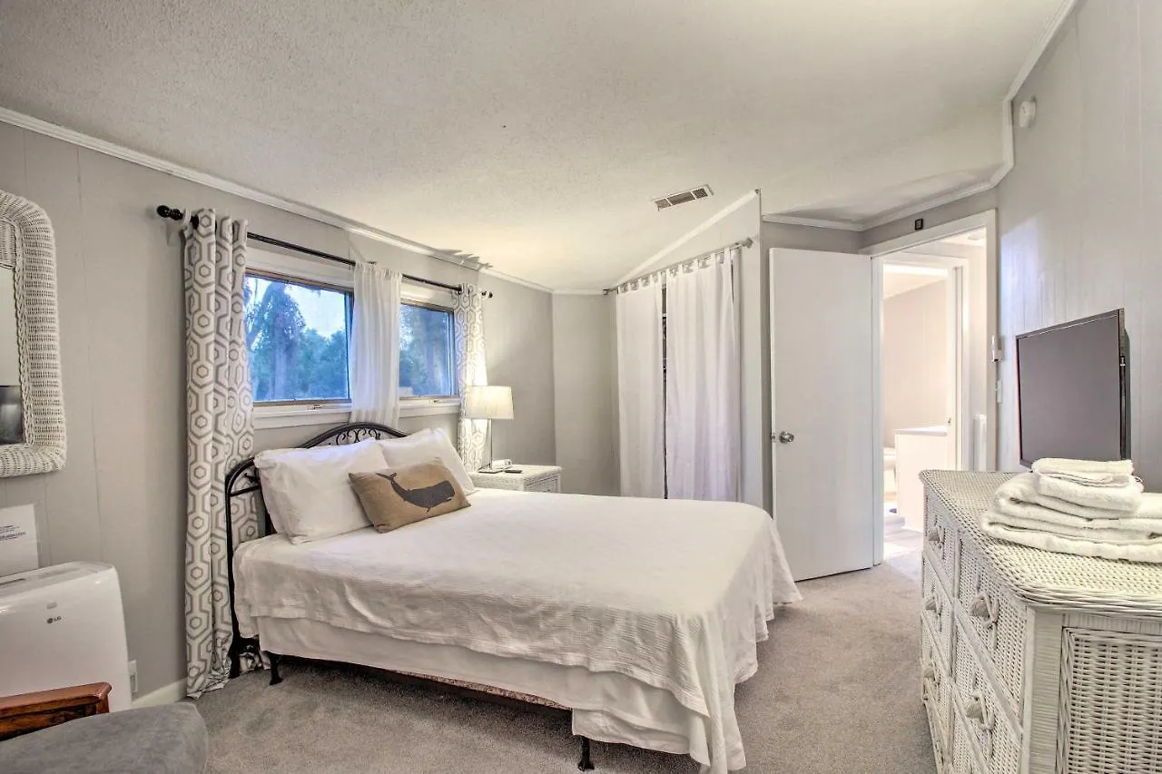 Riverfront Getaway With Pool And Dock! *