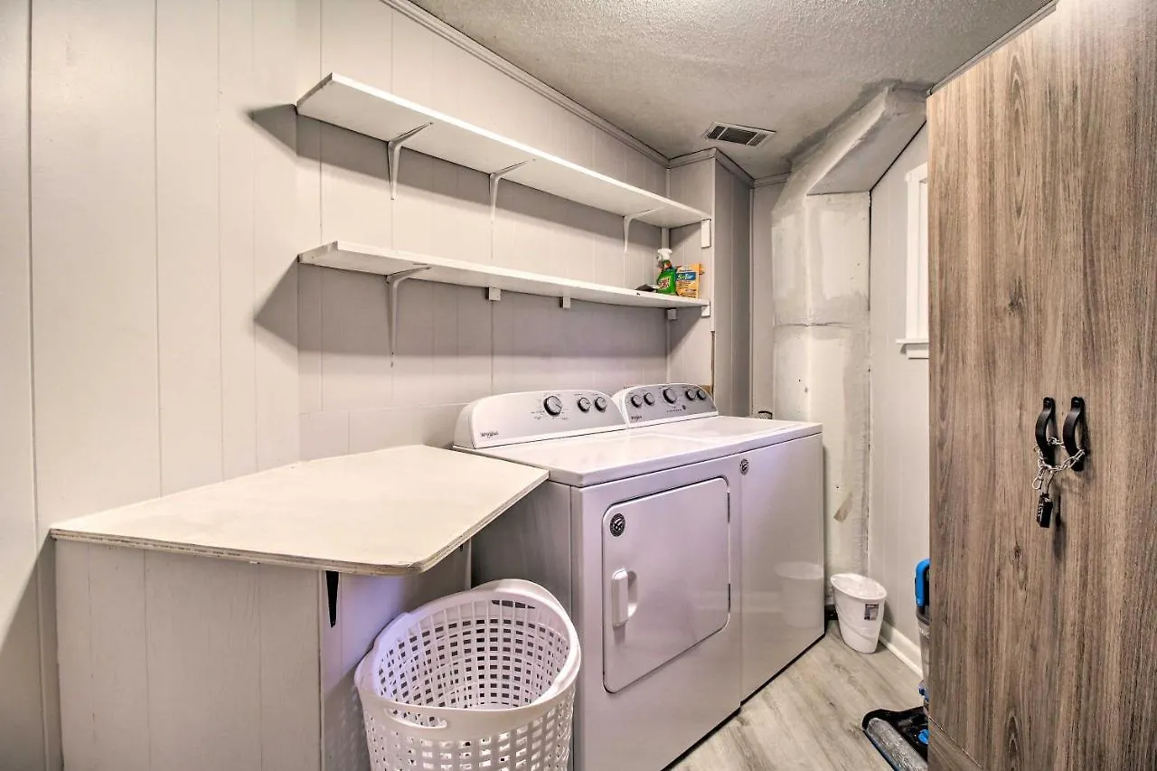 Holiday home Riverfront Getaway With Pool And Dock! Savannah
