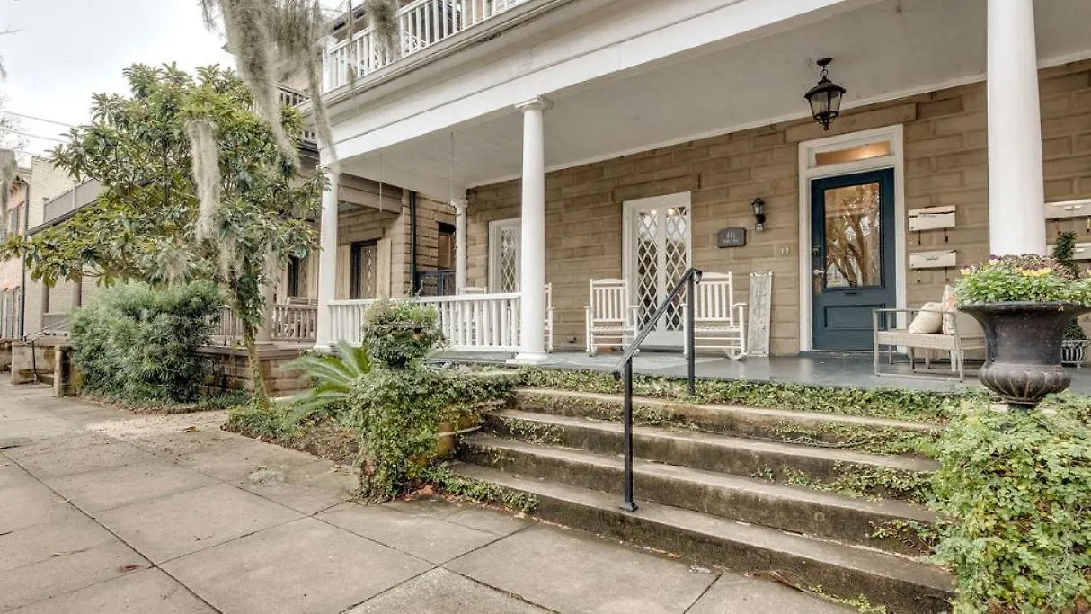 Comfortable Escape In Historic Downtown B&B 4*