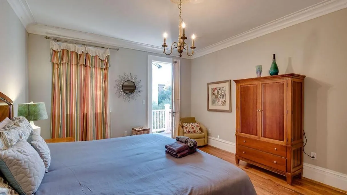 Apartamento 201 York #3 - Homey Downtown 2 Bedroom Steps From The River *