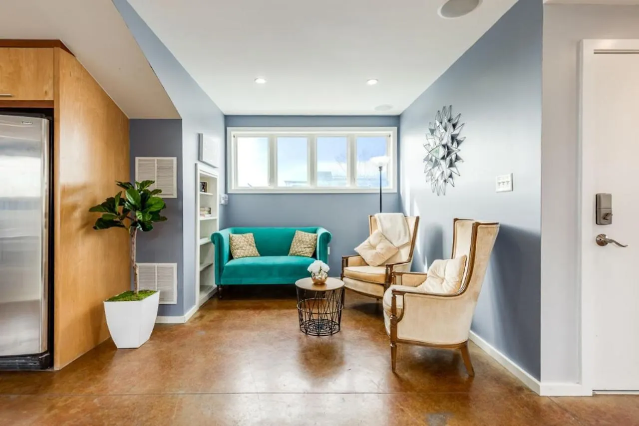 Walk Score 90!!-historic Downtown District-2 Blocks To Famous Forsyth Park- Huge Private Patio-private Parking * サバンナ