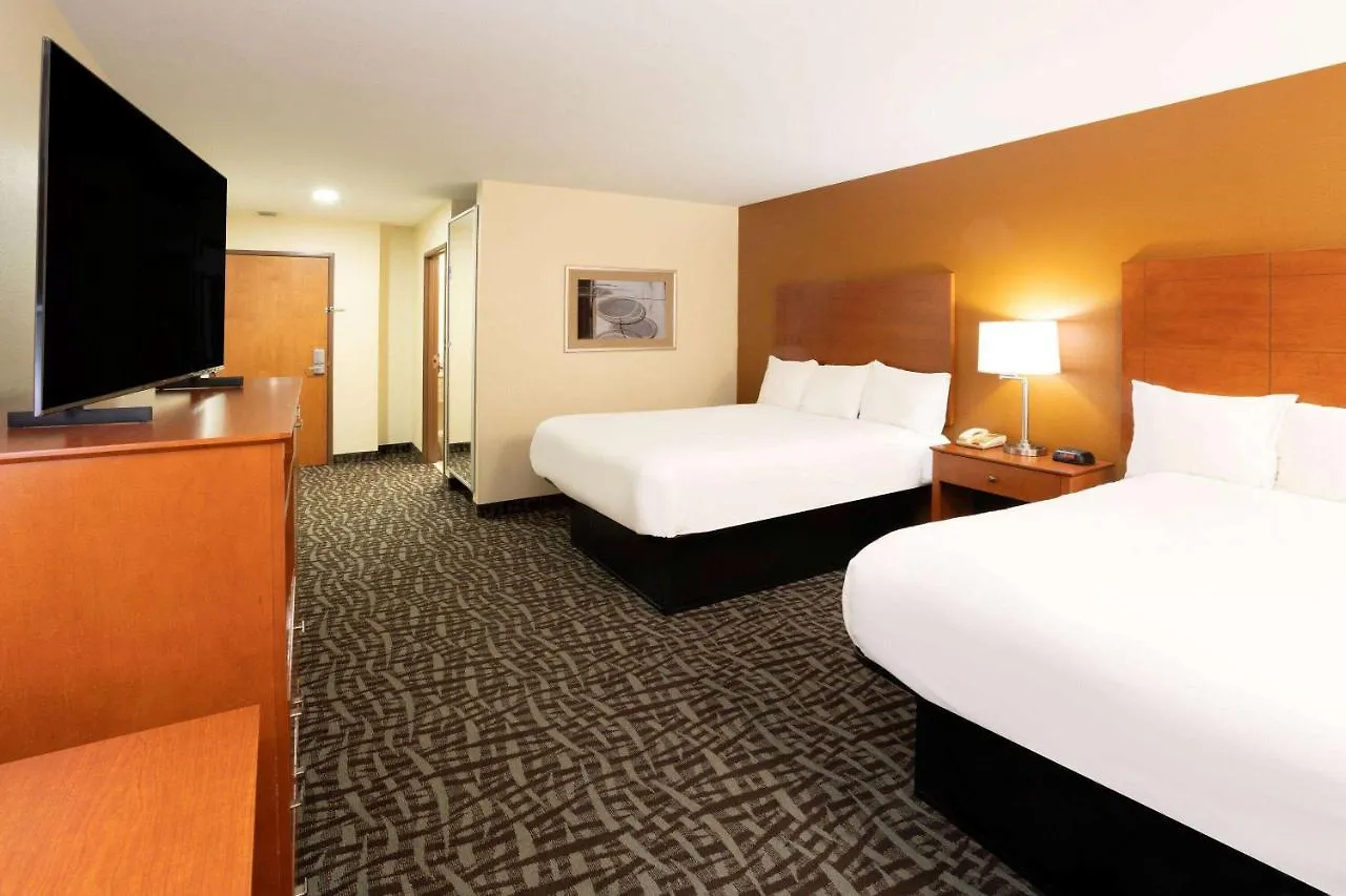 Hotel Baymont By Wyndham South