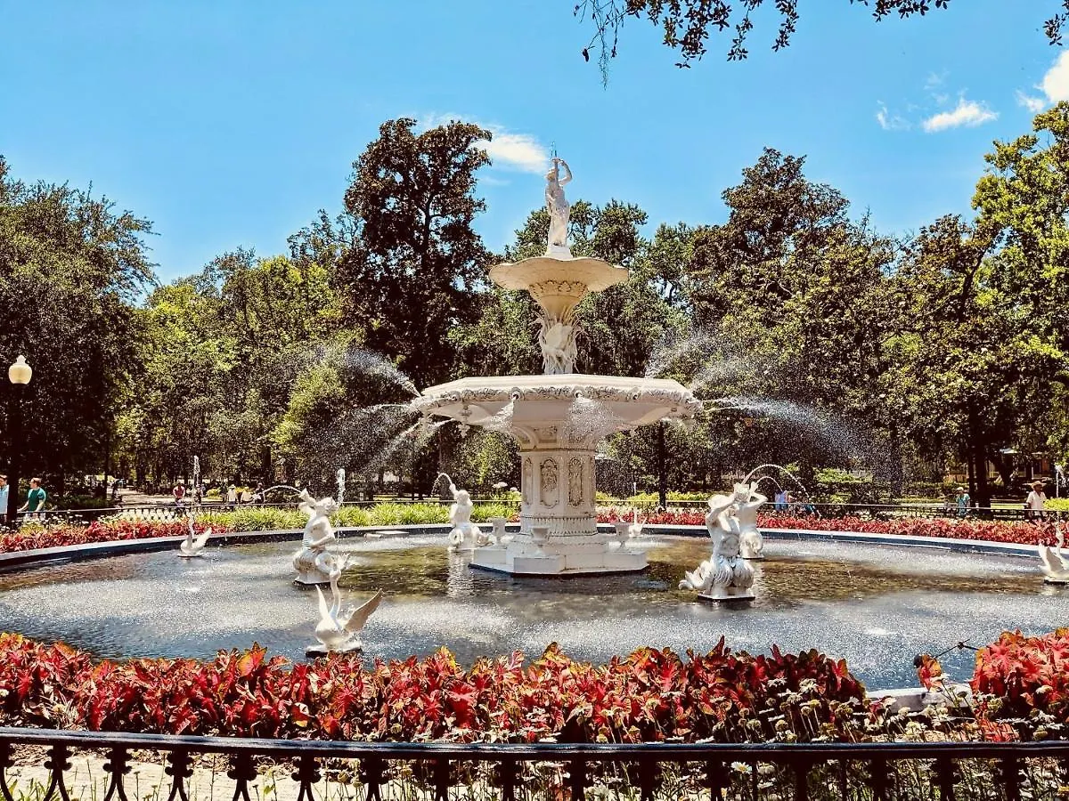 Hotel Staybridge Historic District Savannah