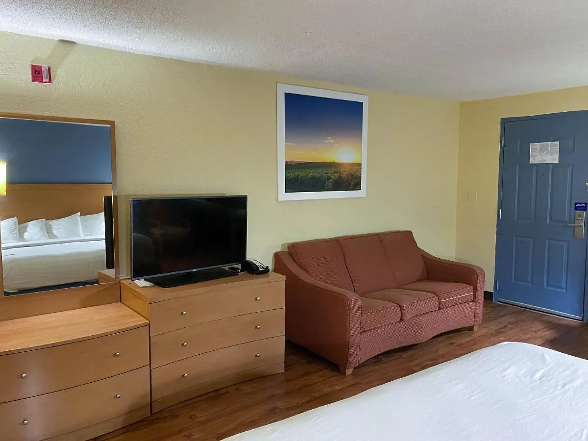 Hotel 6 Ga Gateway & I95 Savannah