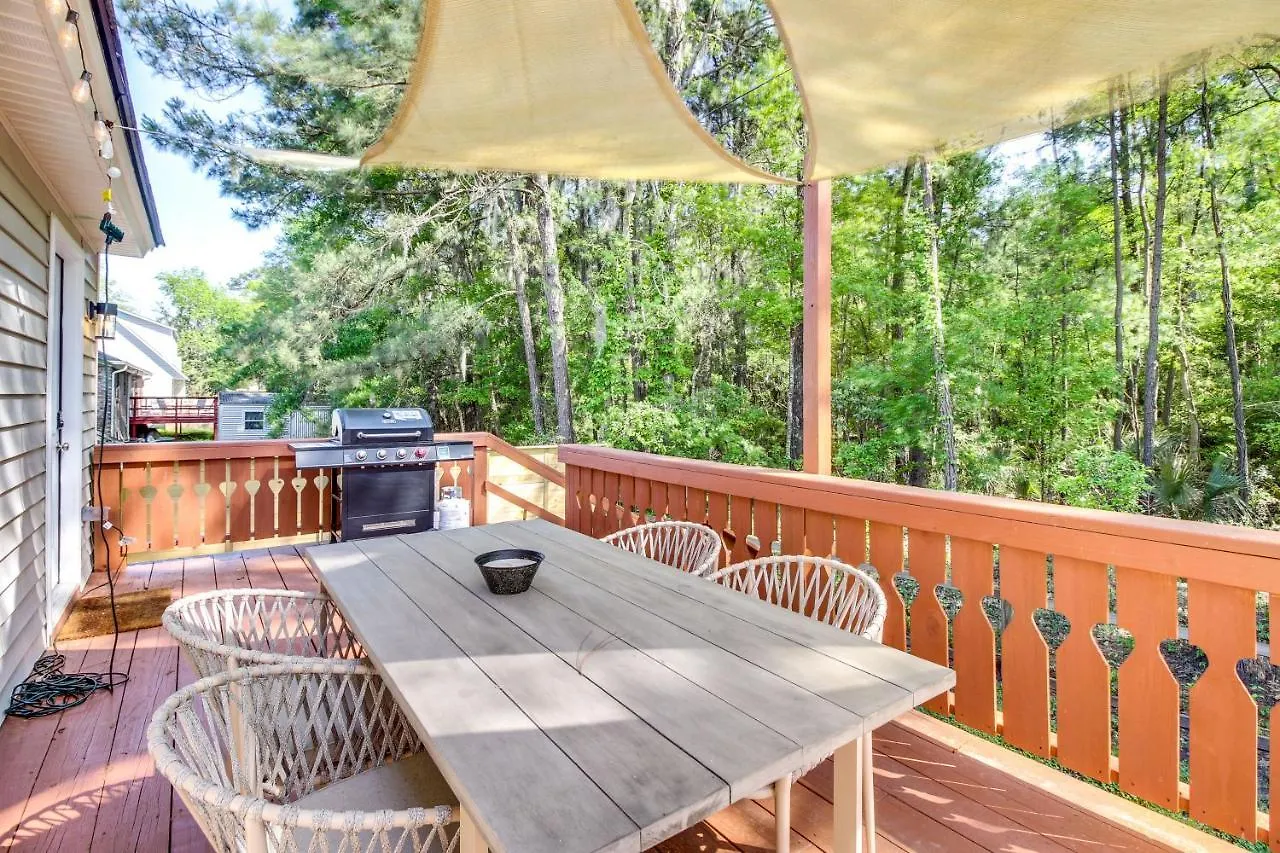 Cheerful Vacation With Fire Pit! Savannah