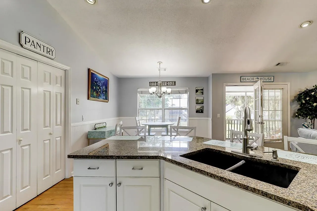 Island Oasis Entire House Savannah