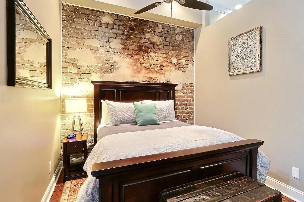 Broughton Hideaway * Savannah