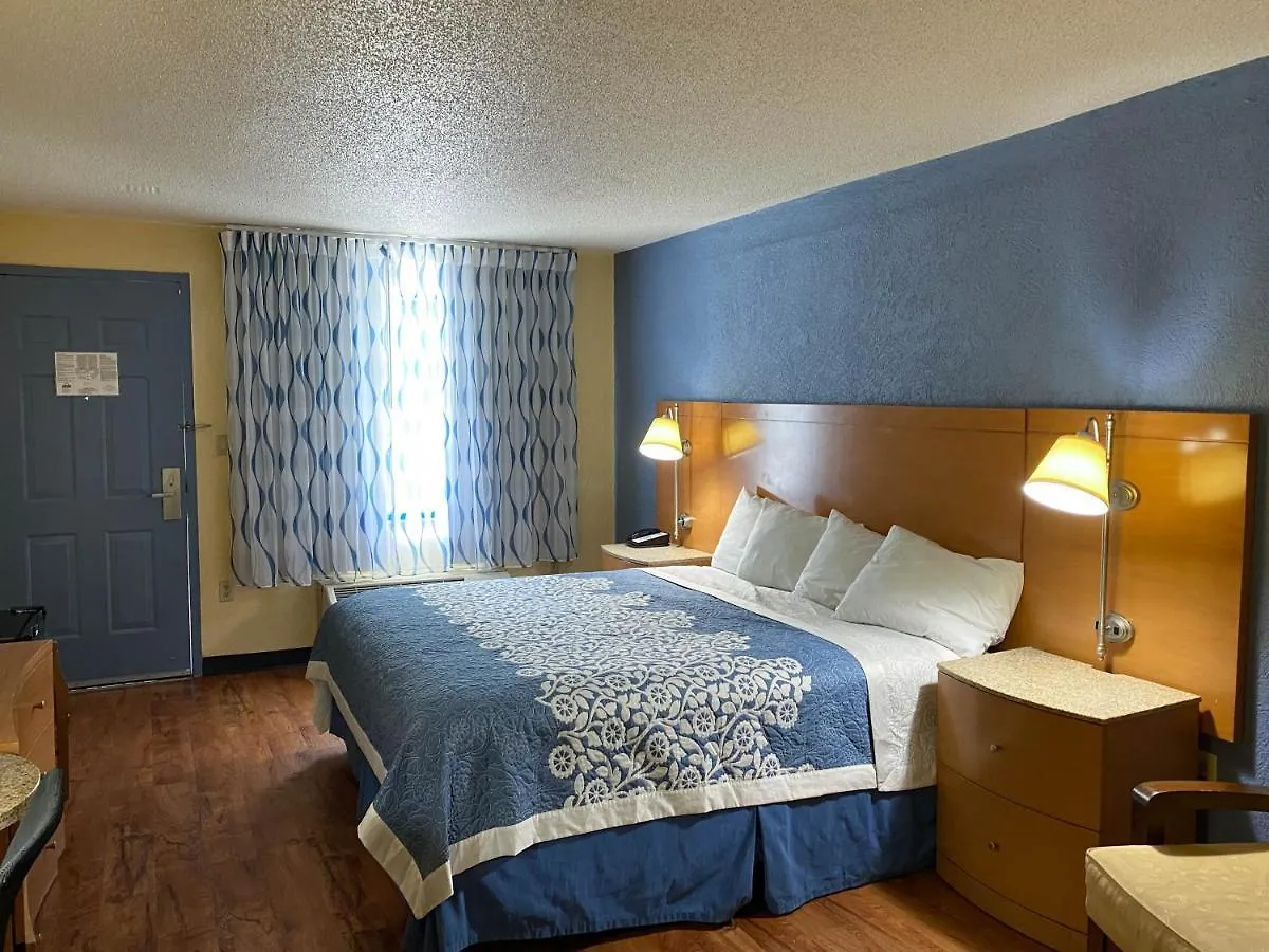 6 Ga Gateway & I95 Hotel Savannah