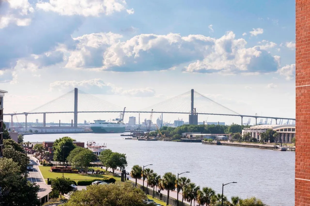 Hotel Marriott Riverfront 4*
