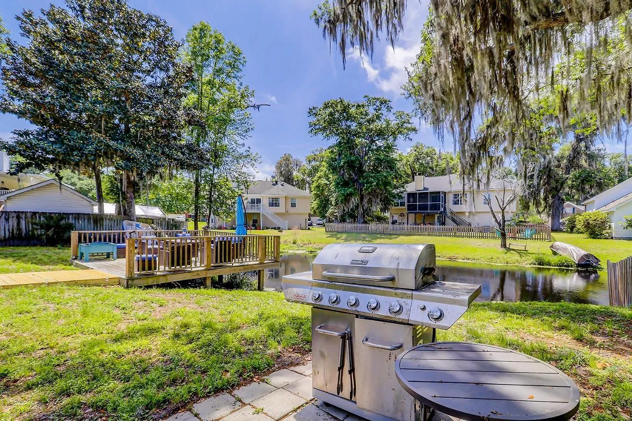Island Oasis Unit B *