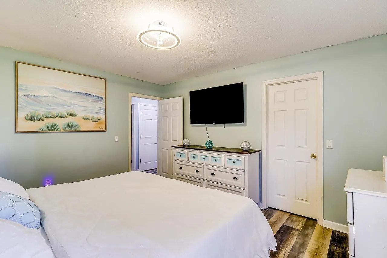 Island Oasis Unit B Savannah
