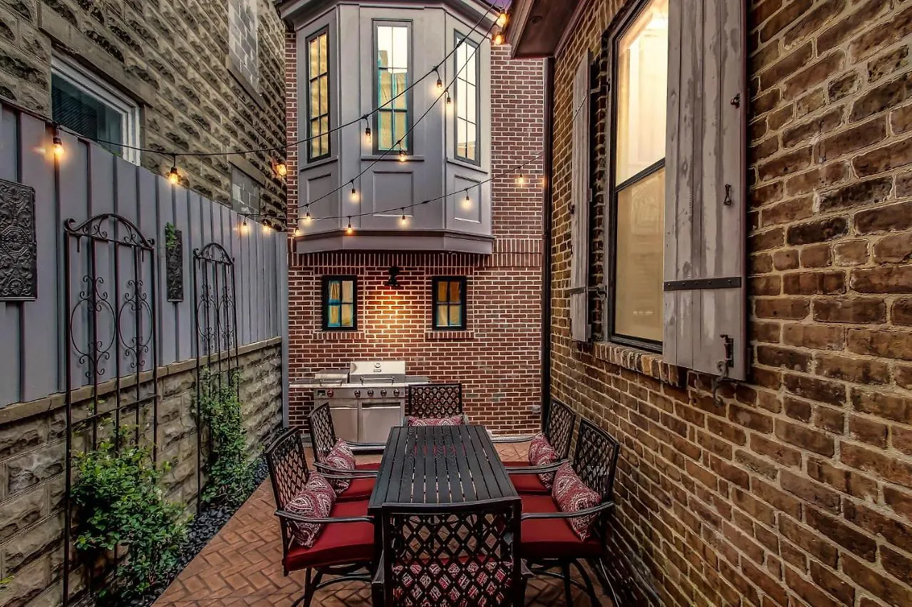 The Lyons House - Luxe Historical - Parking Included *