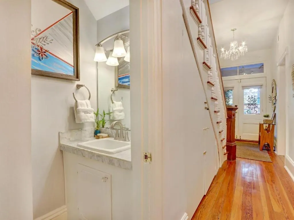 The Lyons House - Luxe Historical - Parking Included *
