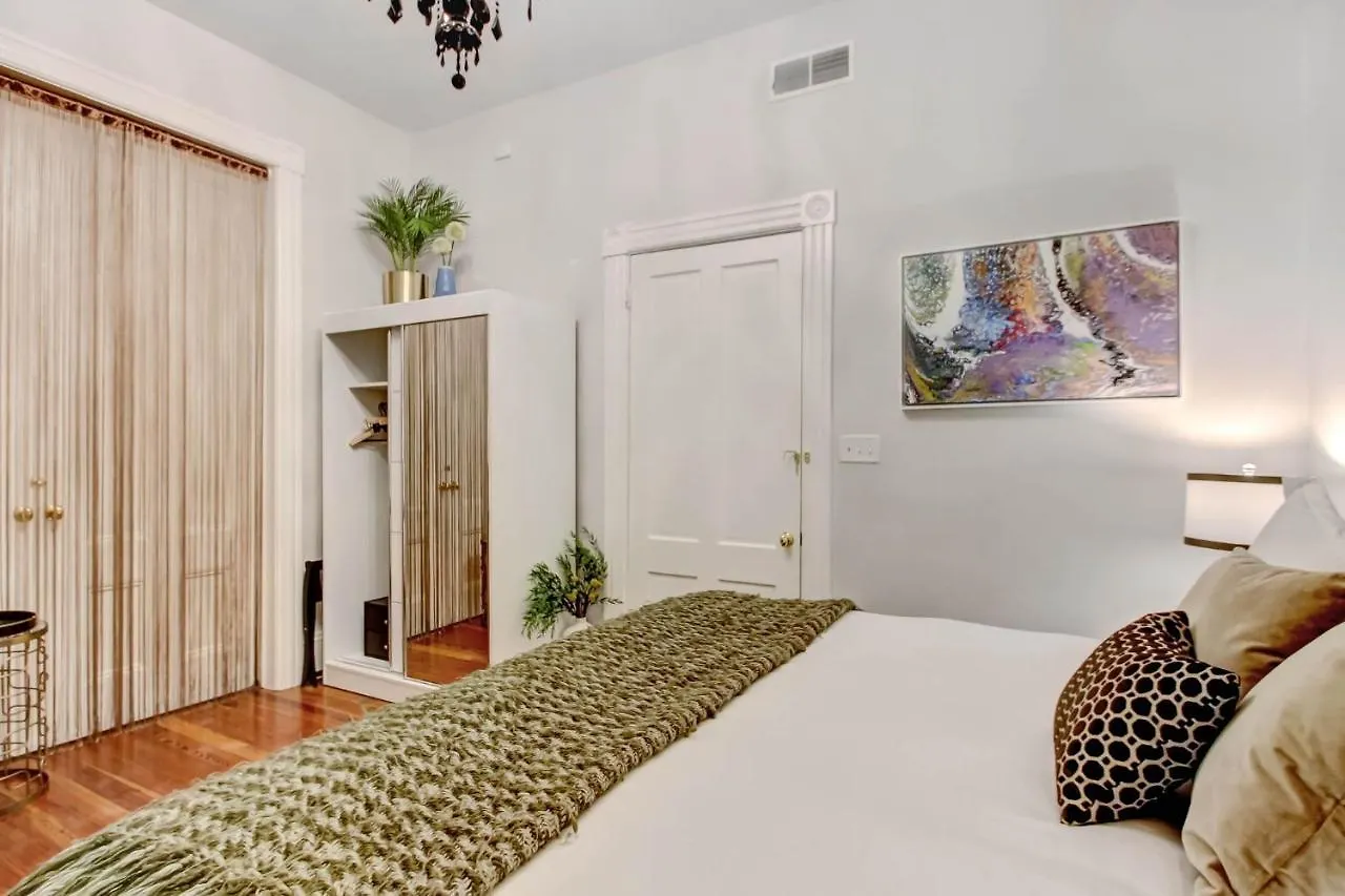 Holiday home The Lyons House - Luxe Historical - Parking Included