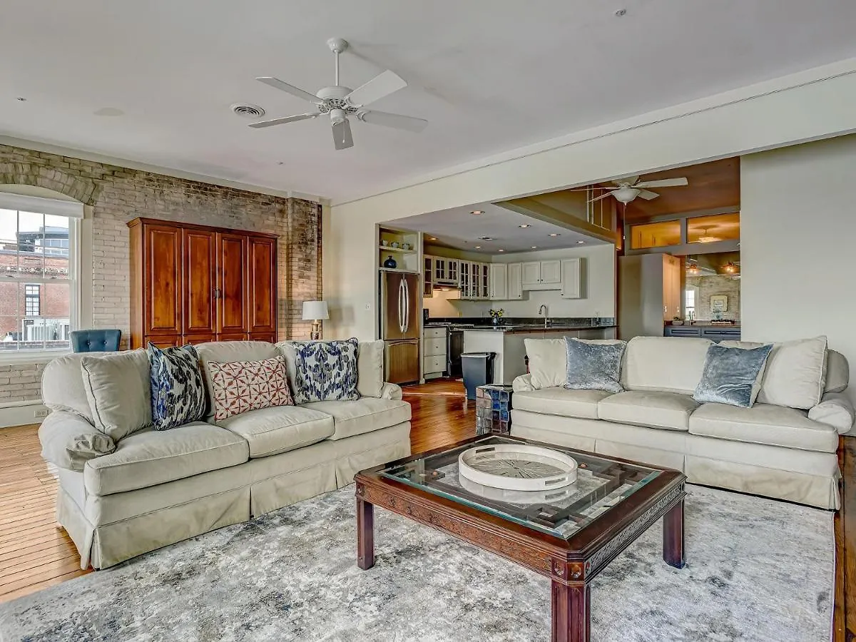 Riverview Penthouse *
